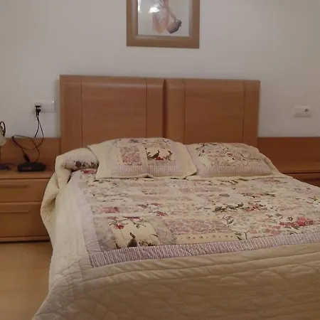 Bonito De 3 Hab. Con Jardin Apartment Roses
